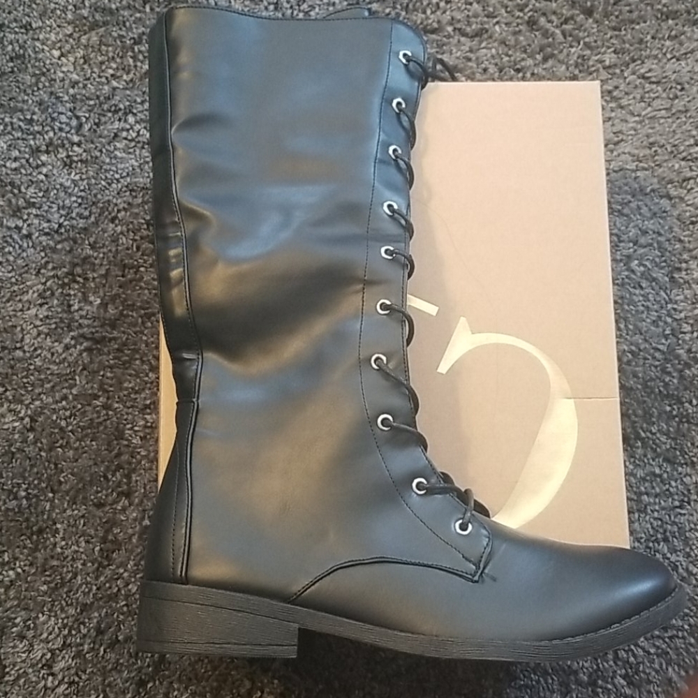Black combat boots sz11